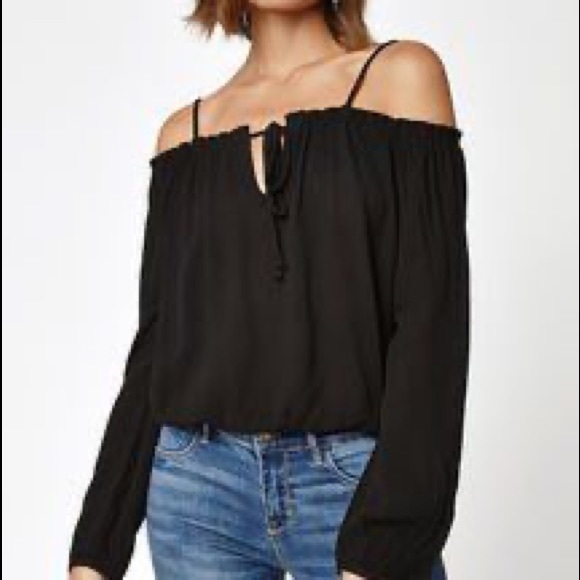 In Every Story Off The Shoulder Keyhole Blouse Top - Picture 1 of 3